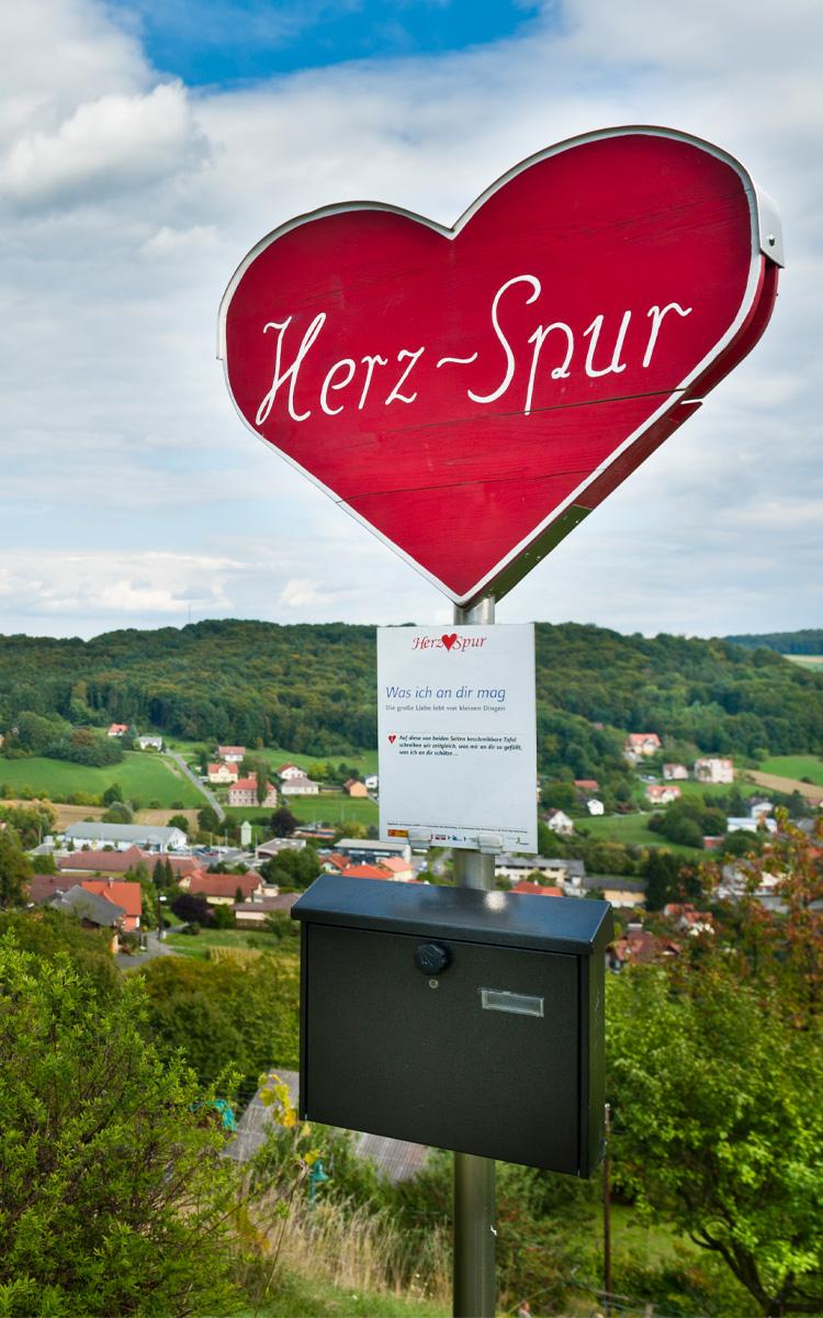 den wanderweg die herzspur bei einem wanderurlaub im vulkanlandhotel legenstein in bad gleichenberg entdecken